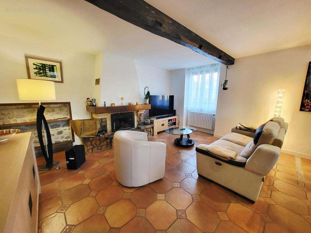 Maison 134m² habitable, 4 chambres, garages, patio et jardin - photo 6