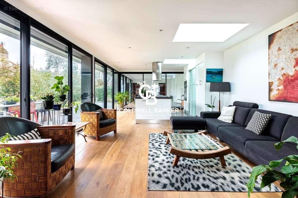 Maison à SAINT-SEBASTIEN-SUR-LOIRE