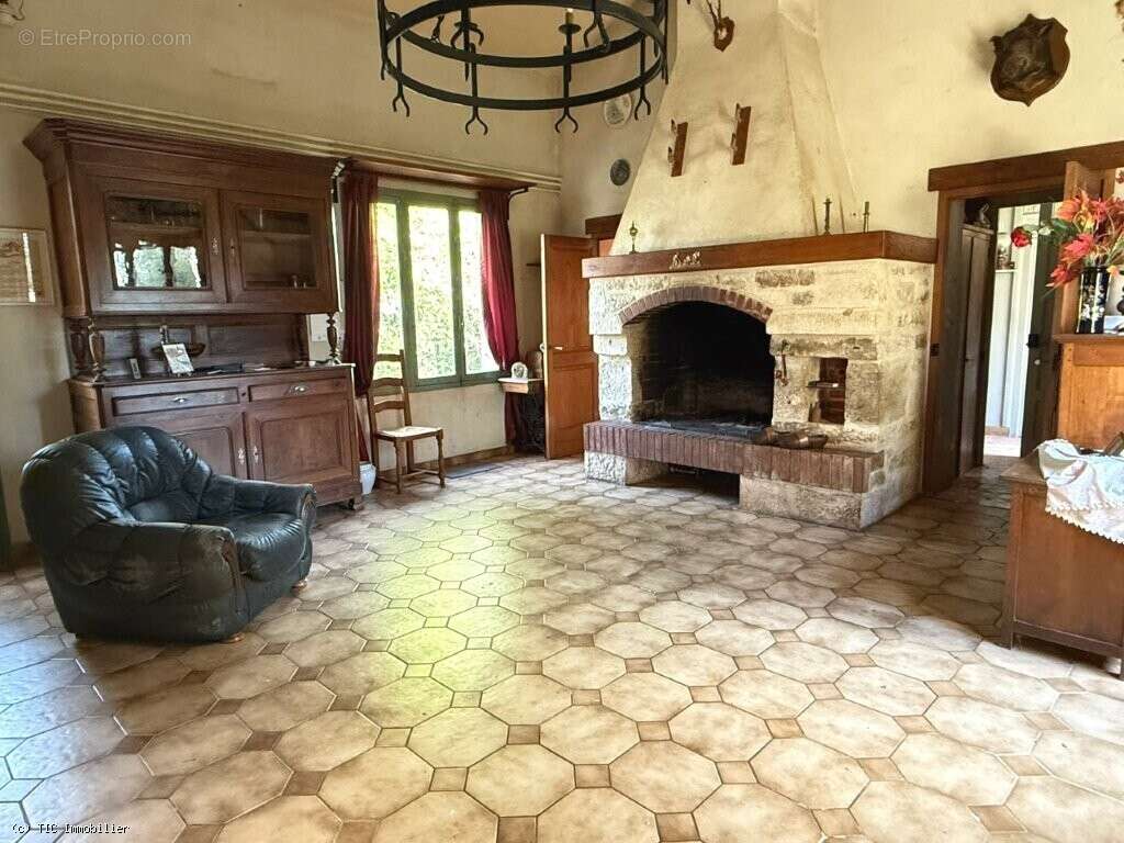 Maison à VERTEUIL-SUR-CHARENTE