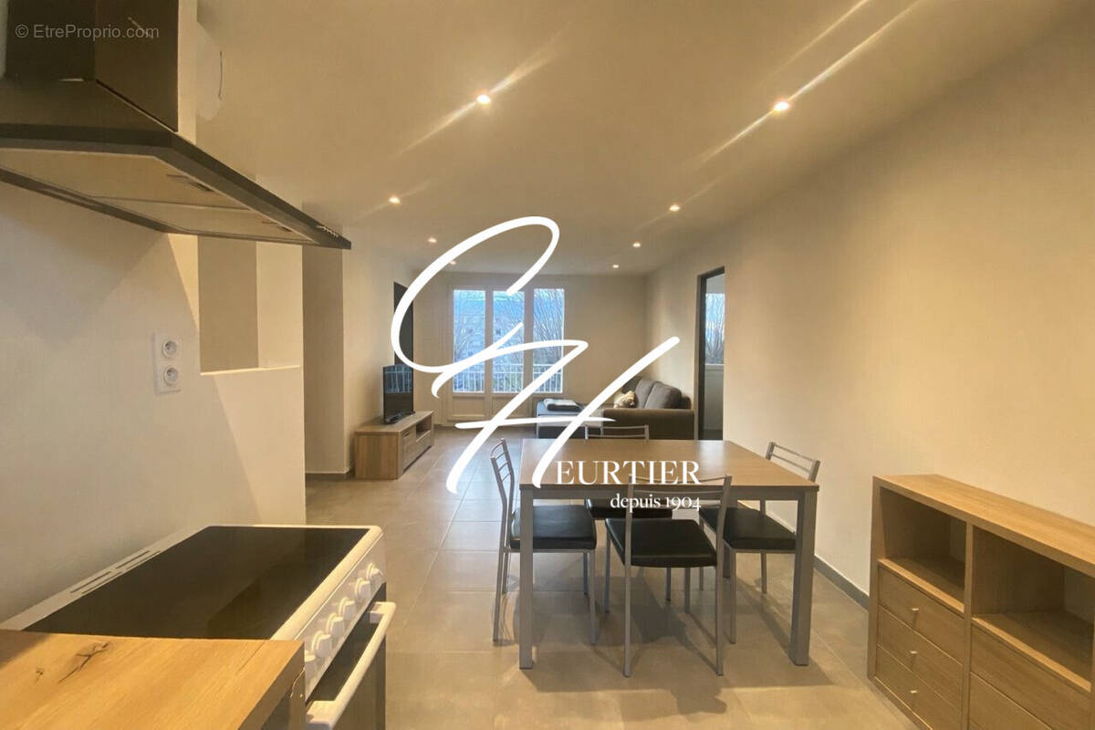 Appartement à SAINT-MARTIN-D'HERES