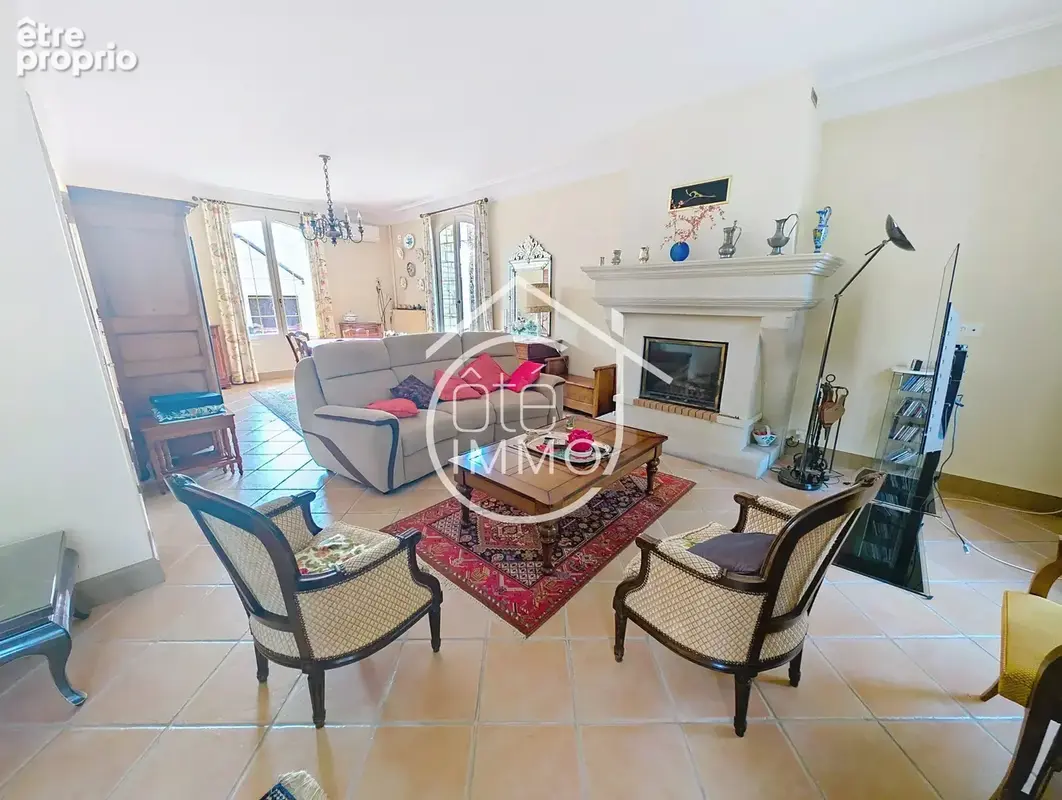 BERGERAC : Maison familiale de 204m² au cœur d'un parc arboré avec étang clos - photo 3