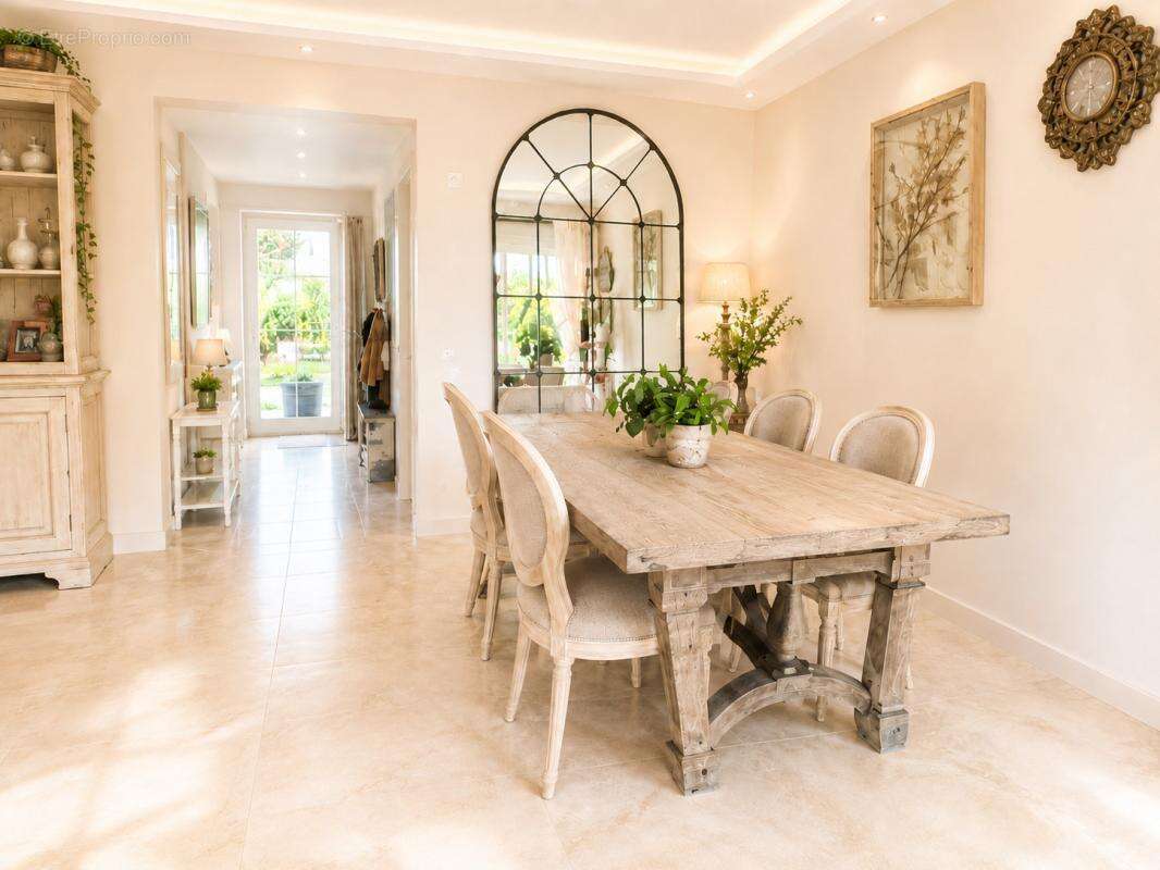 Appartement à VILLENEUVE-LOUBET
