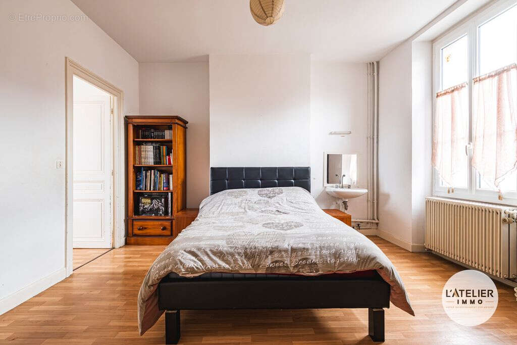 Maison à AY