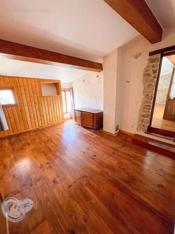 Maison à REVEST-DU-BION