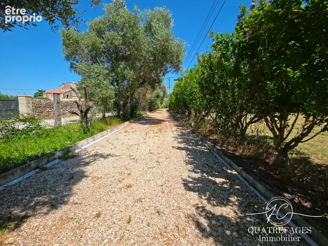 Villa dans un parc arboré exceptionnel avec piscine couverte. - photo 27