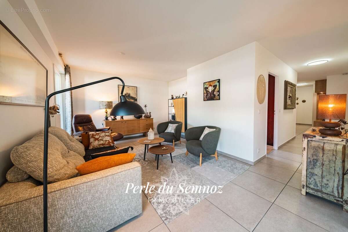 Appartement à SEYNOD