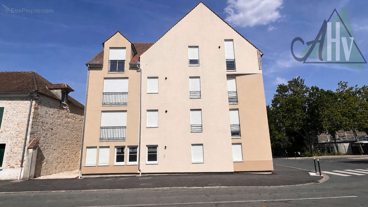77 - NANGIS, Bel appartement F2, environ 50 m2 avec place de parking - photo 2