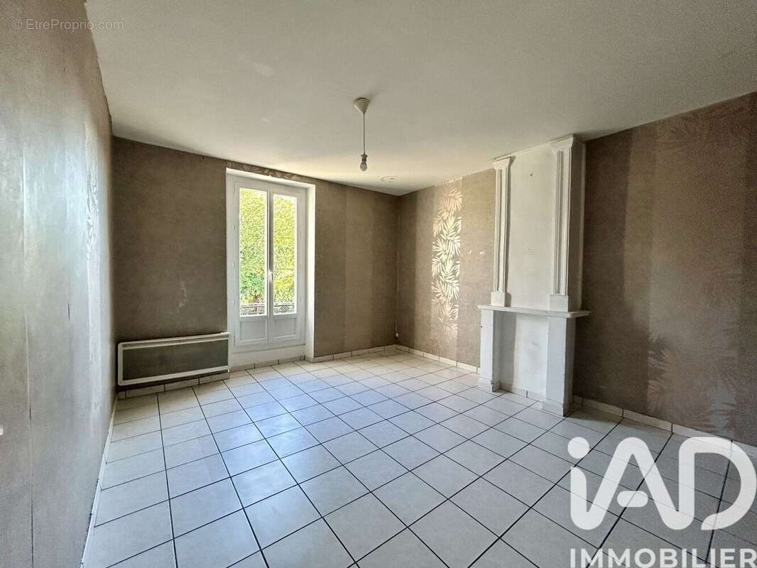 Maison 133 m² à Montblanc  - photo 6