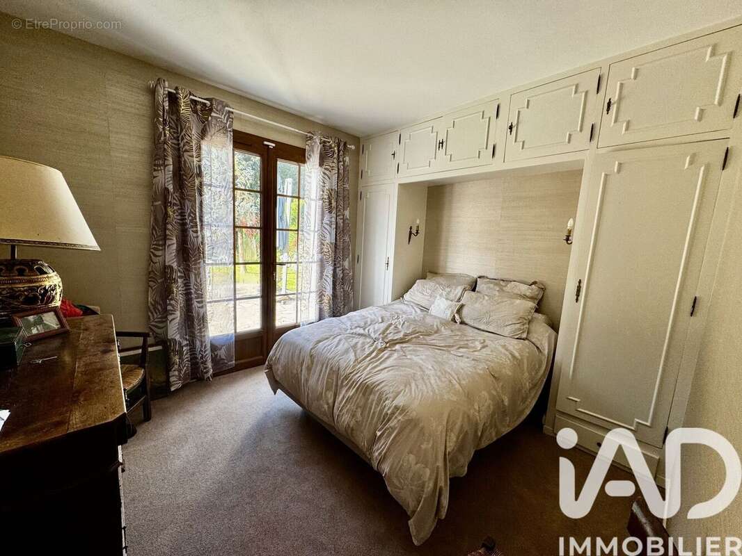 Maison 148 m² à Crecy-La-Chapelle  - photo 5