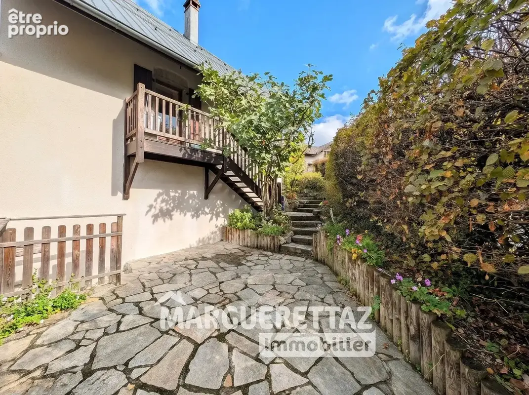 Vaste duplex de charme avec jardin, esprit maison de village - photo 9