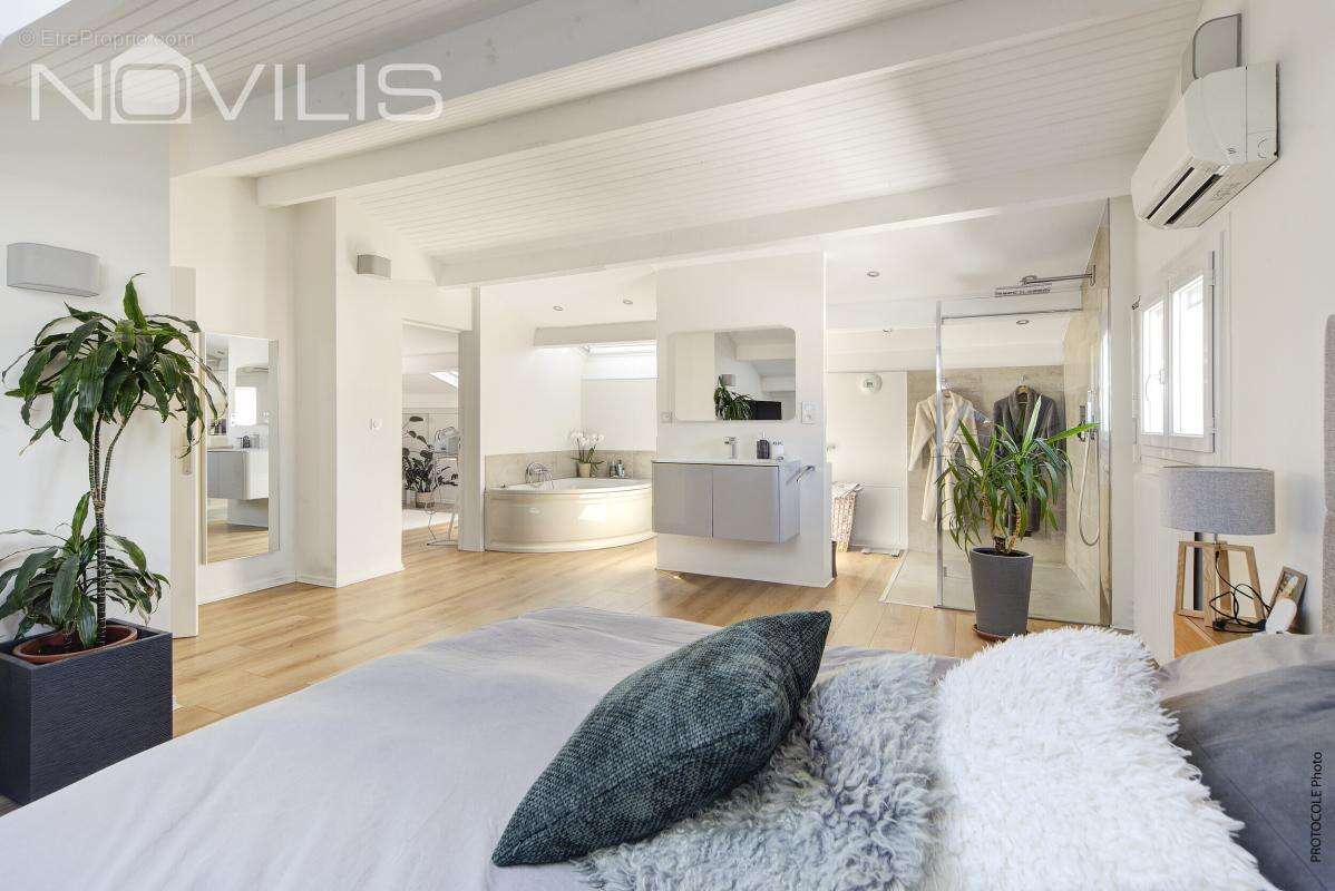 Maison à CASTELGINEST