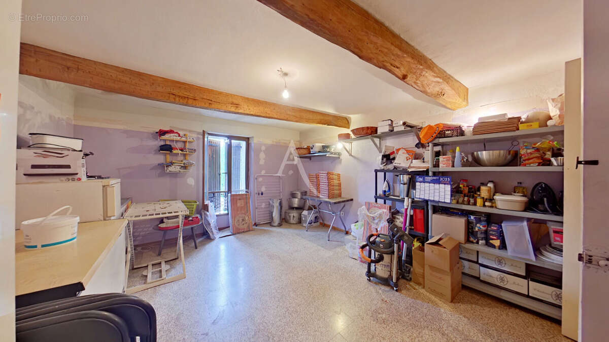 Commerce à VINON-SUR-VERDON