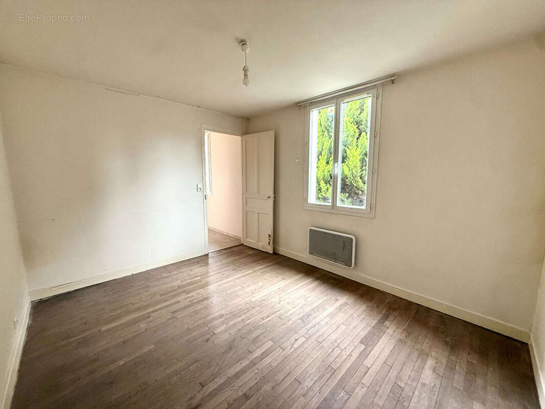 Maison à FLEURY-LA-VALLEE