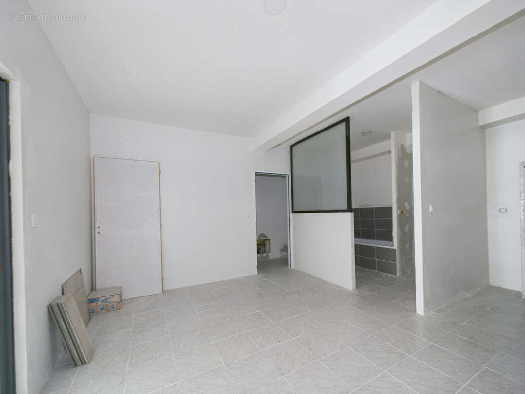 Commerce à LE BOURGET-DU-LAC