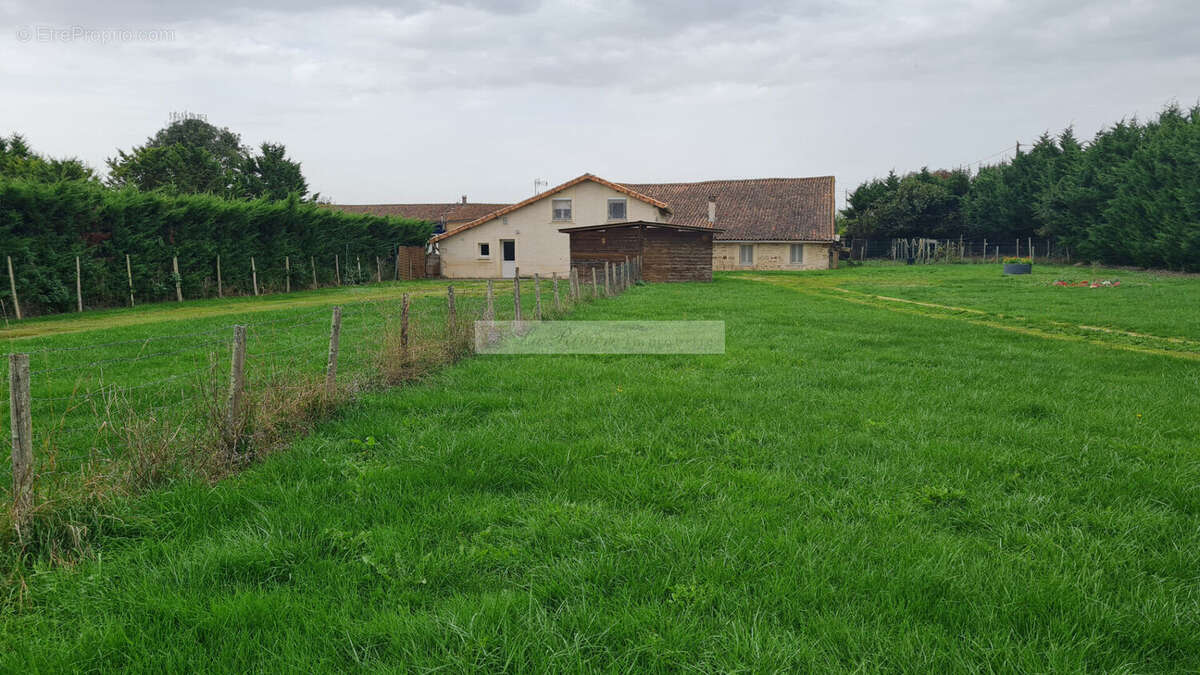 Maison avec ensemble immobilier SOUVIGNE 5 Kms - photo 9
