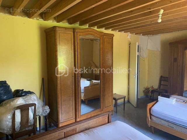 Maison à SURGY
