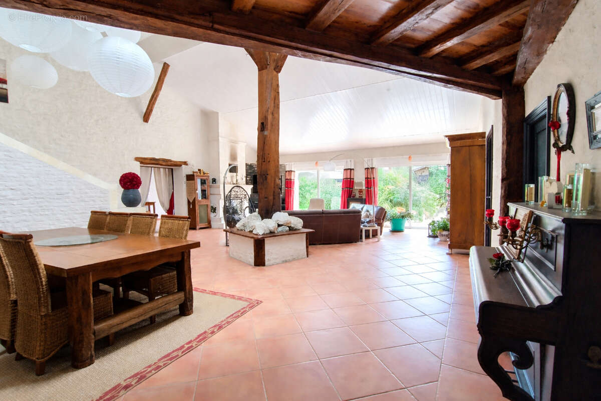 Maison à CHERVES-RICHEMONT
