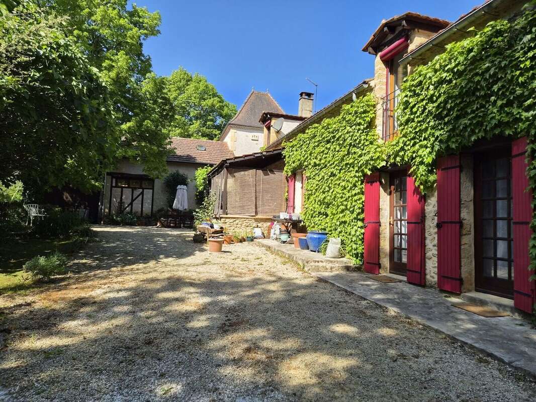 20260427111544 - Maison à SAINTE-ALVERE