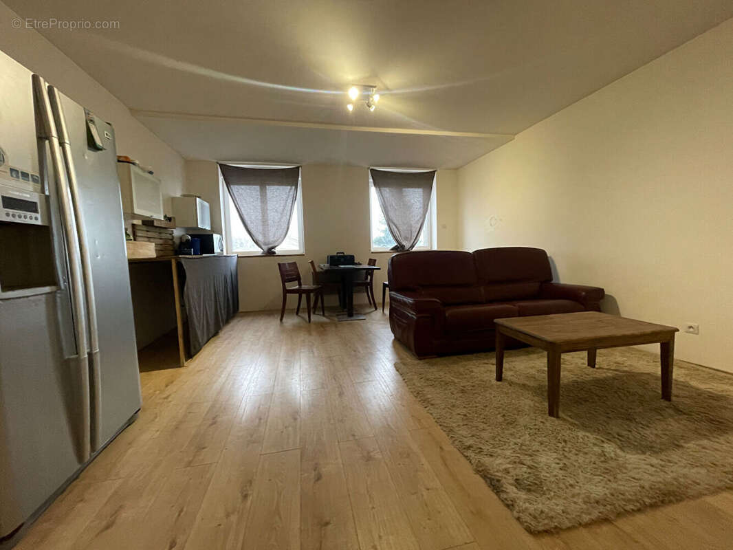 Maison à CHENEVIERES