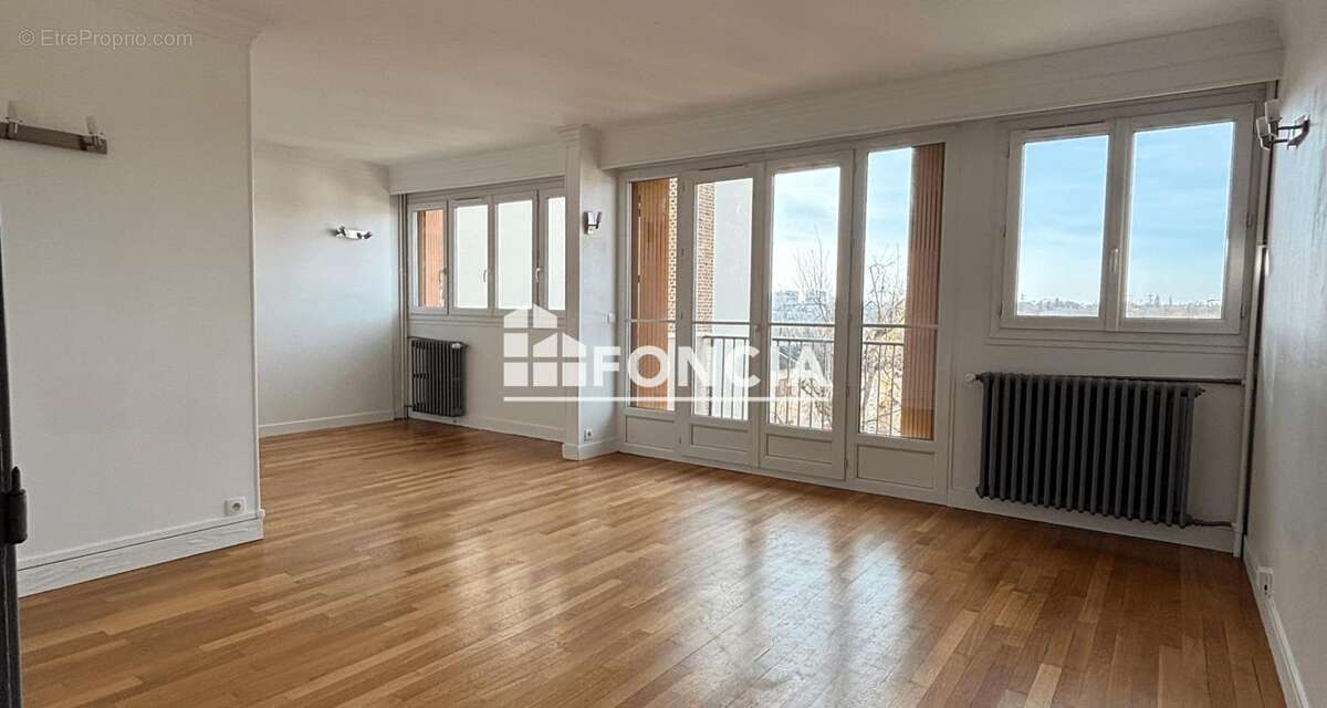 Appartement à VERRIERES-LE-BUISSON