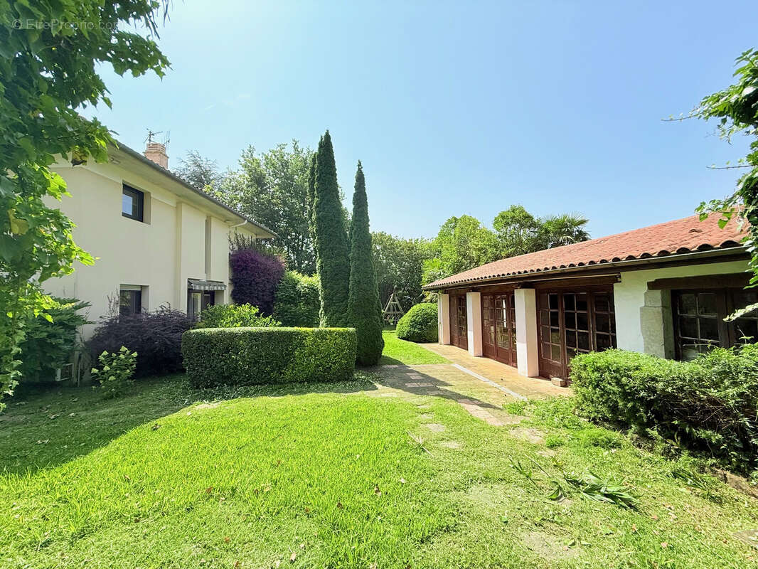 Belle villa d'architecte proche tous commerces dans impasse au calme - photo 4