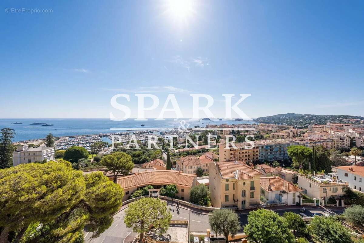 Appartement à BEAULIEU-SUR-MER