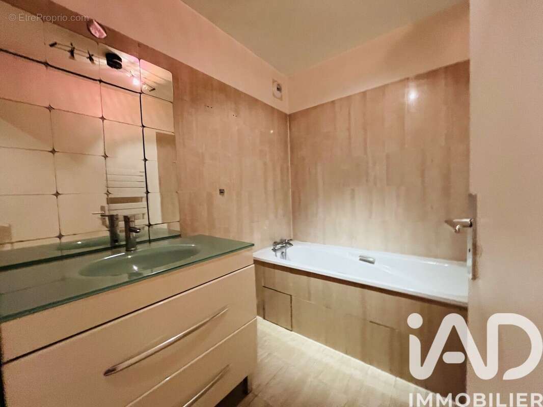 Photo 7 - Appartement à LEVALLOIS-PERRET