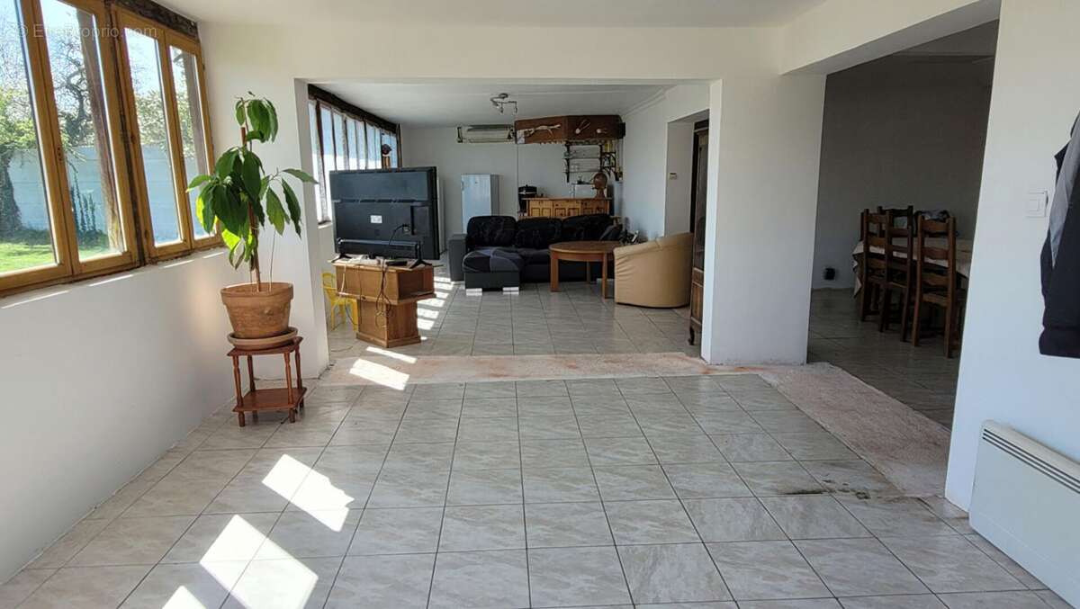 Maison à DAMPIERRE-SUR-AVRE