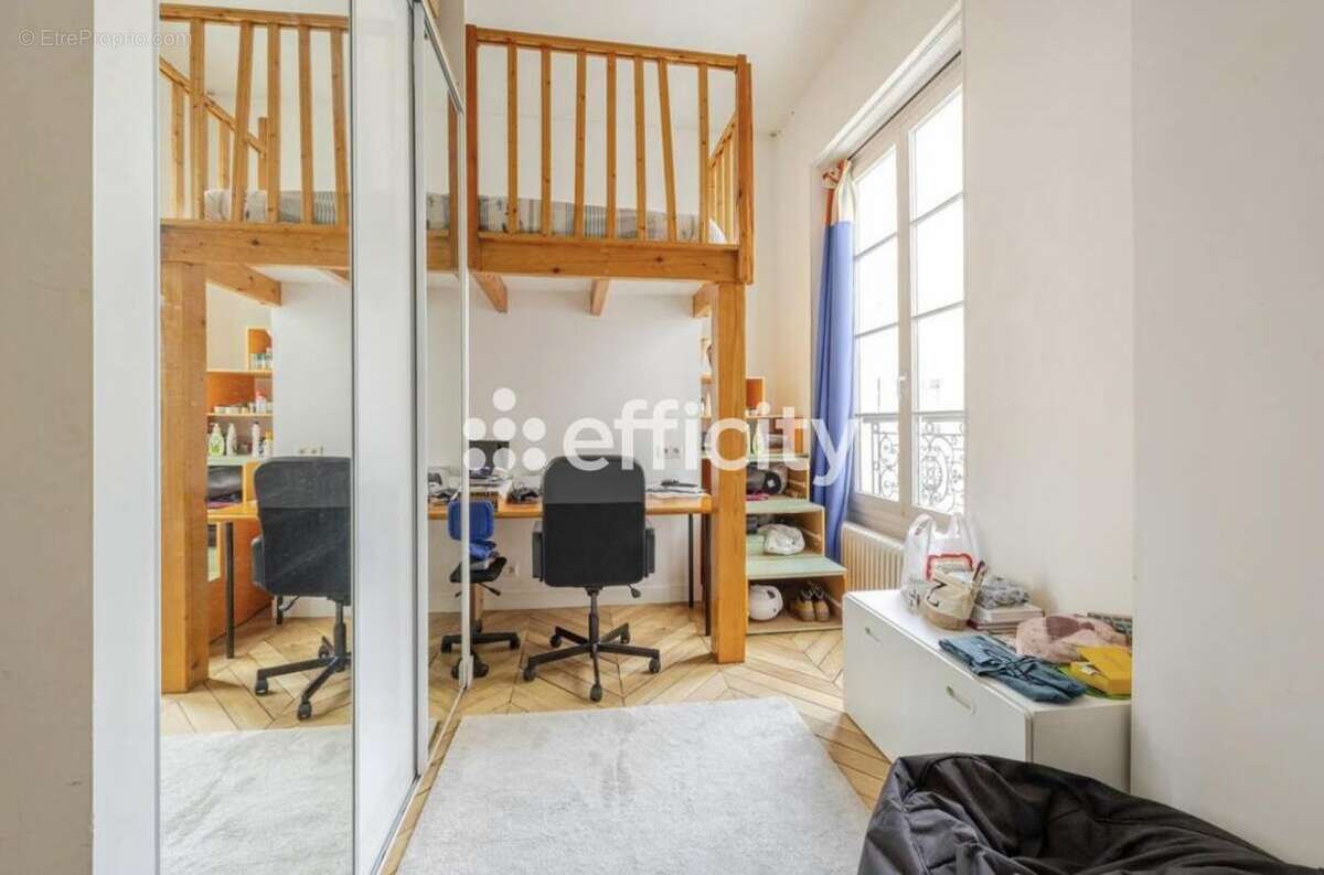 Appartement à PARIS-10E