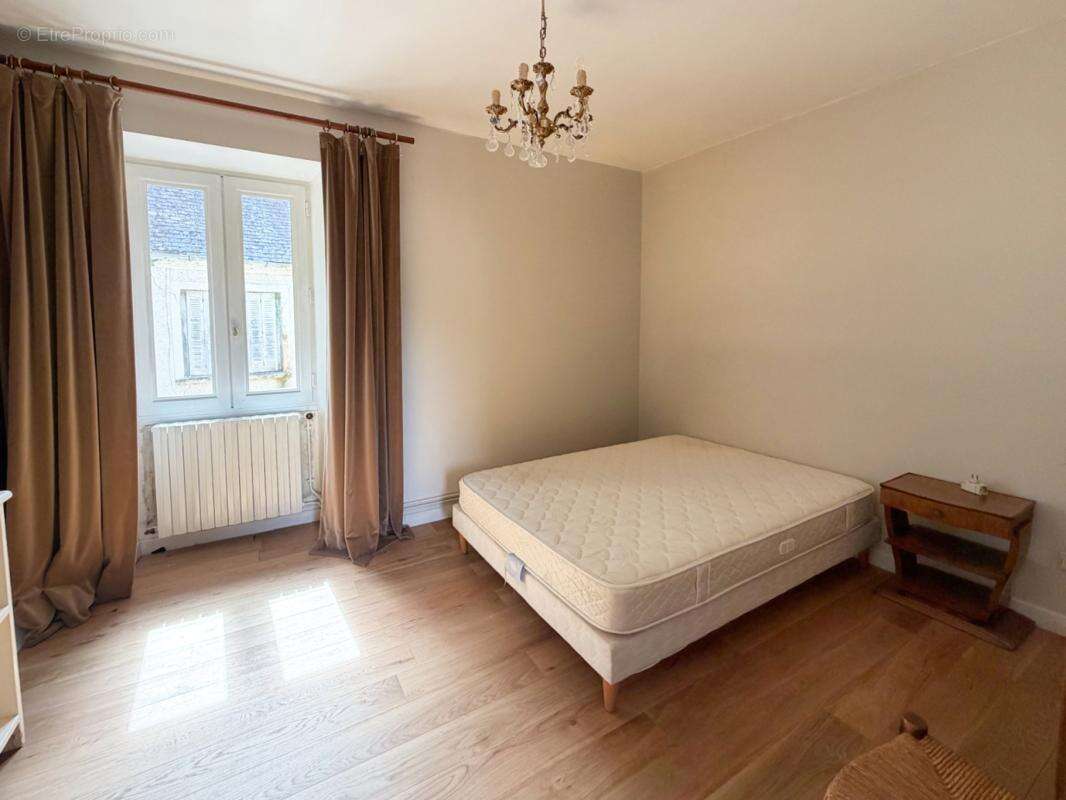Maison 163 m² à Saint-Julien-De-Lampon  - photo 7