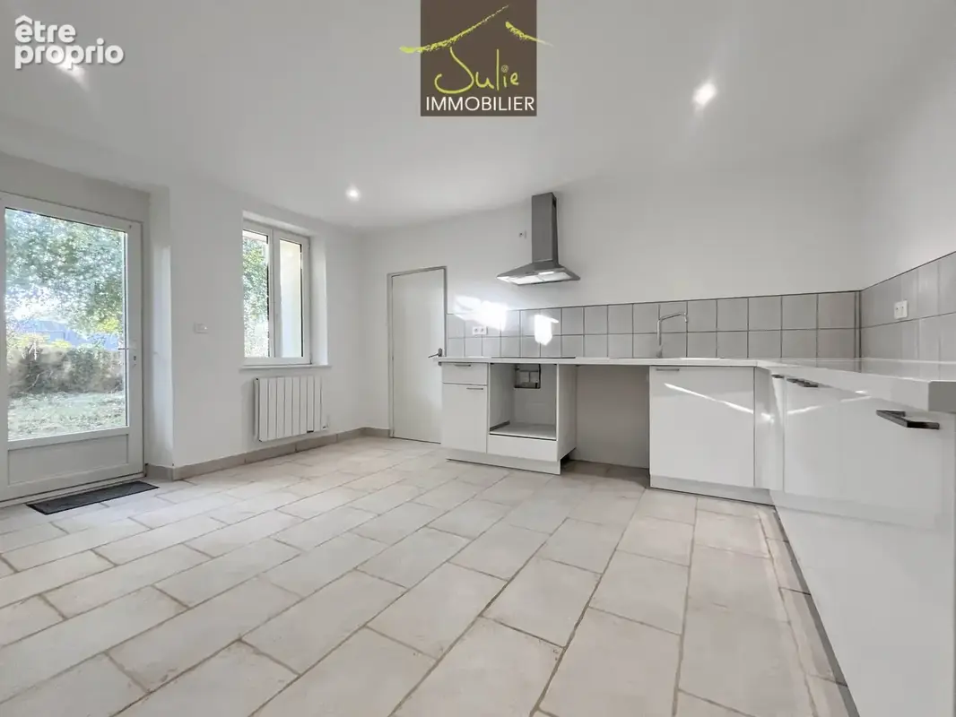 Maison restaurée sur 680m2 de terrain. Idéal 1er achat ou investisseur ! - photo 2