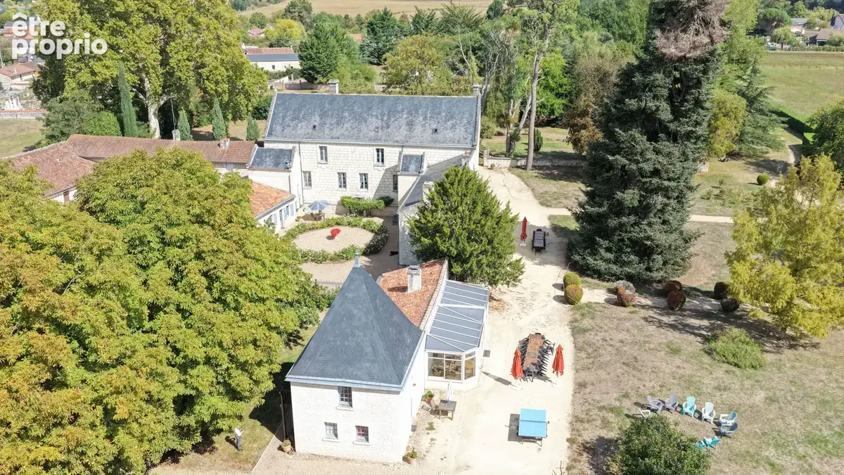 Ancienne seigneurie avec chambres d’hôtes, gîte et parc de 3,6 hectares   Nord de la Vienne - photo 18