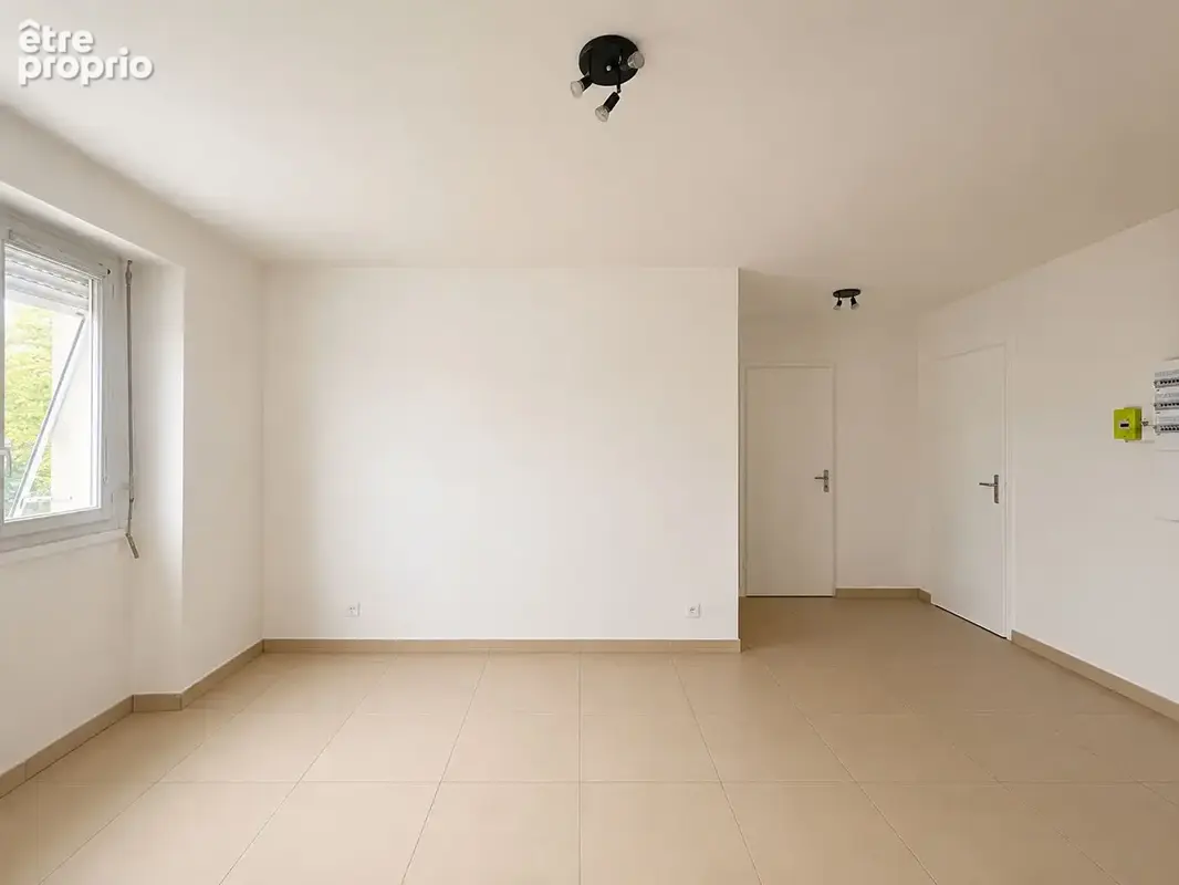 Appartement rénové à vendre à Angers (quartier La Madeleine) avec 2 chambres. - photo 2