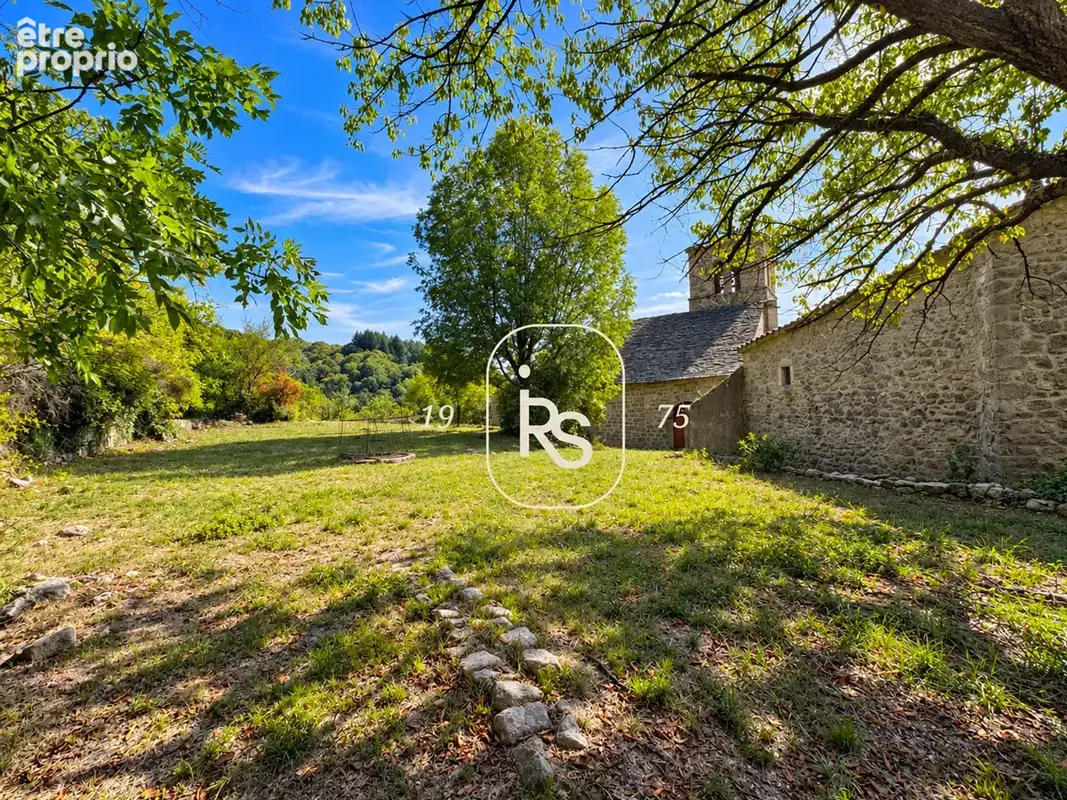 Ancien presbytère du XIIème siècle de 167 m2 avec cour, jardin et vue sur les montagnes - photo 2