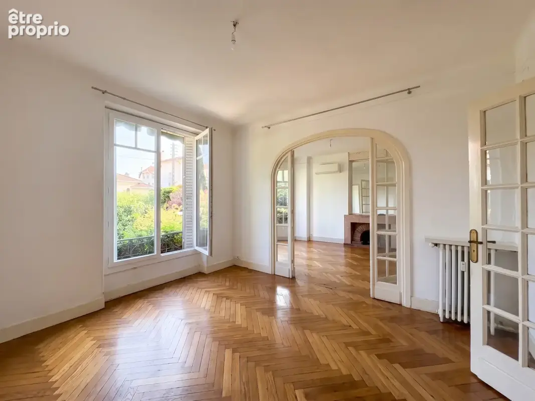 Cannes -charme et authenticite pour cet elegant appartement 2/3 pieces de 79m2 + cave dans immeuble bourgeois - photo 5