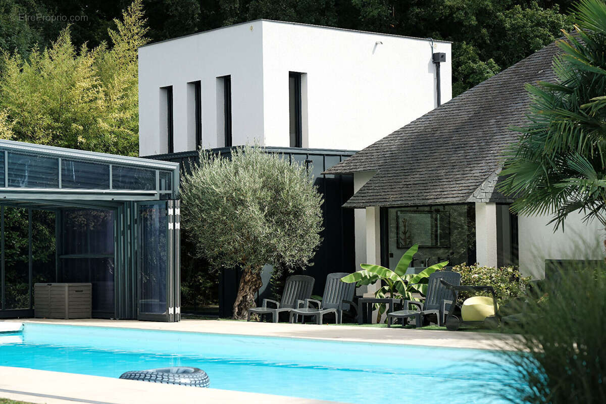 Maison à SAINT-NOM-LA-BRETECHE