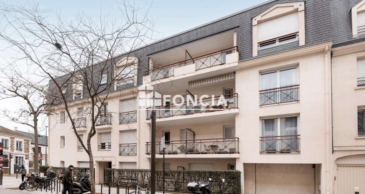 Residence gabriella, hyper-centre-ville, au pied du marche, des ecoles et transports - photo 2