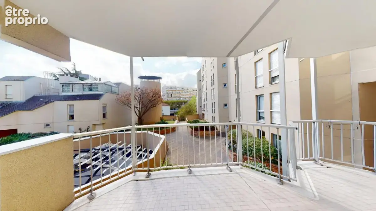 Appartement à COURBEVOIE