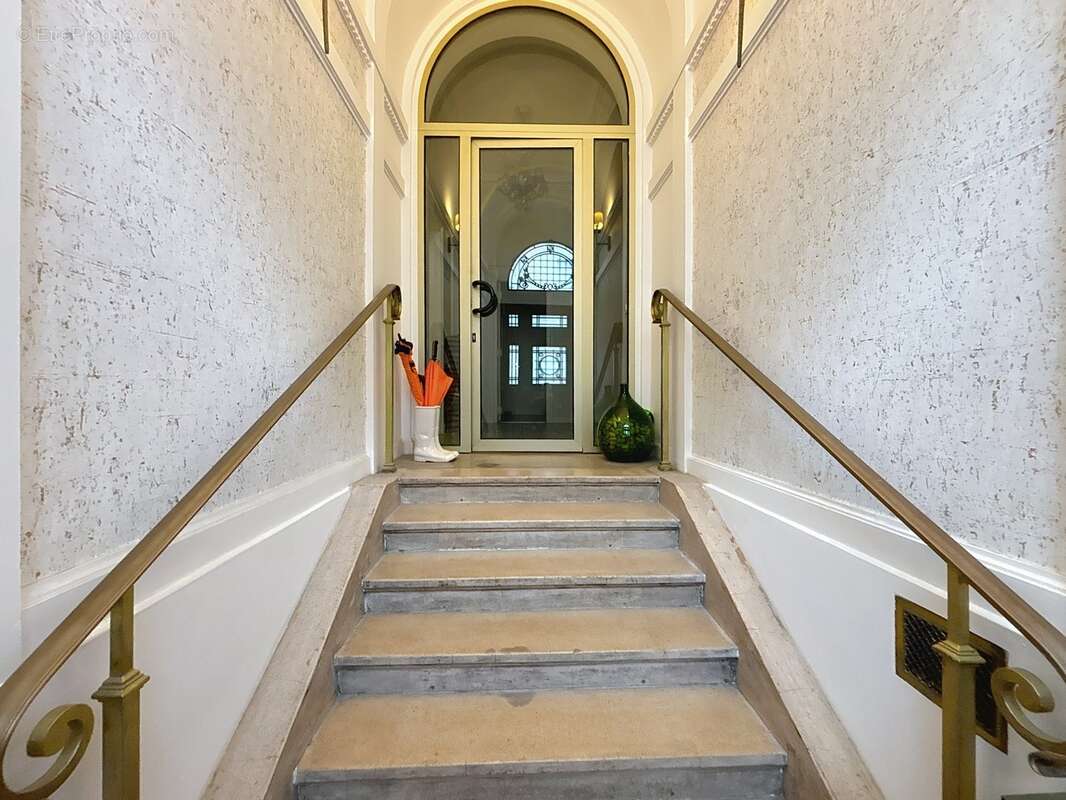 Maison à vendre 15 pièces, jardin et garages REIMS (51) - photo 20