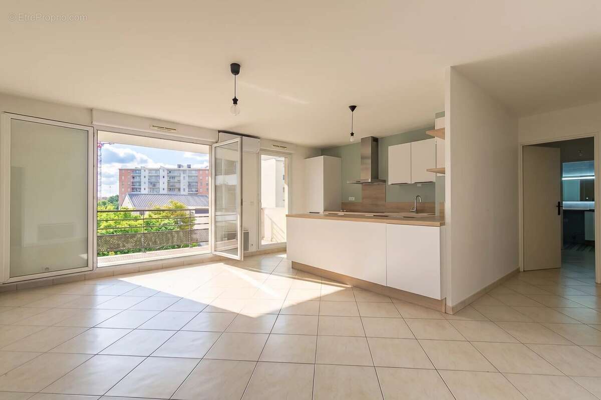 Appartement à MARSEILLE-8E