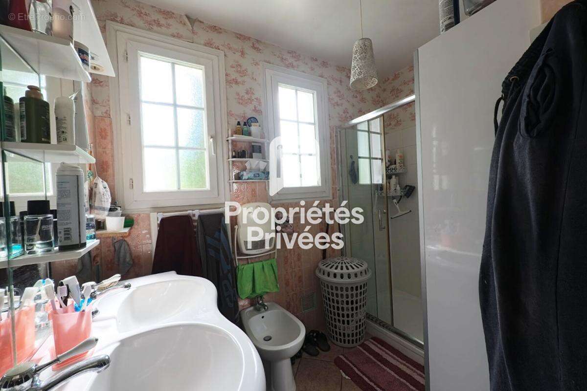 Maison à SAINT-PARDOUX-LA-RIVIERE