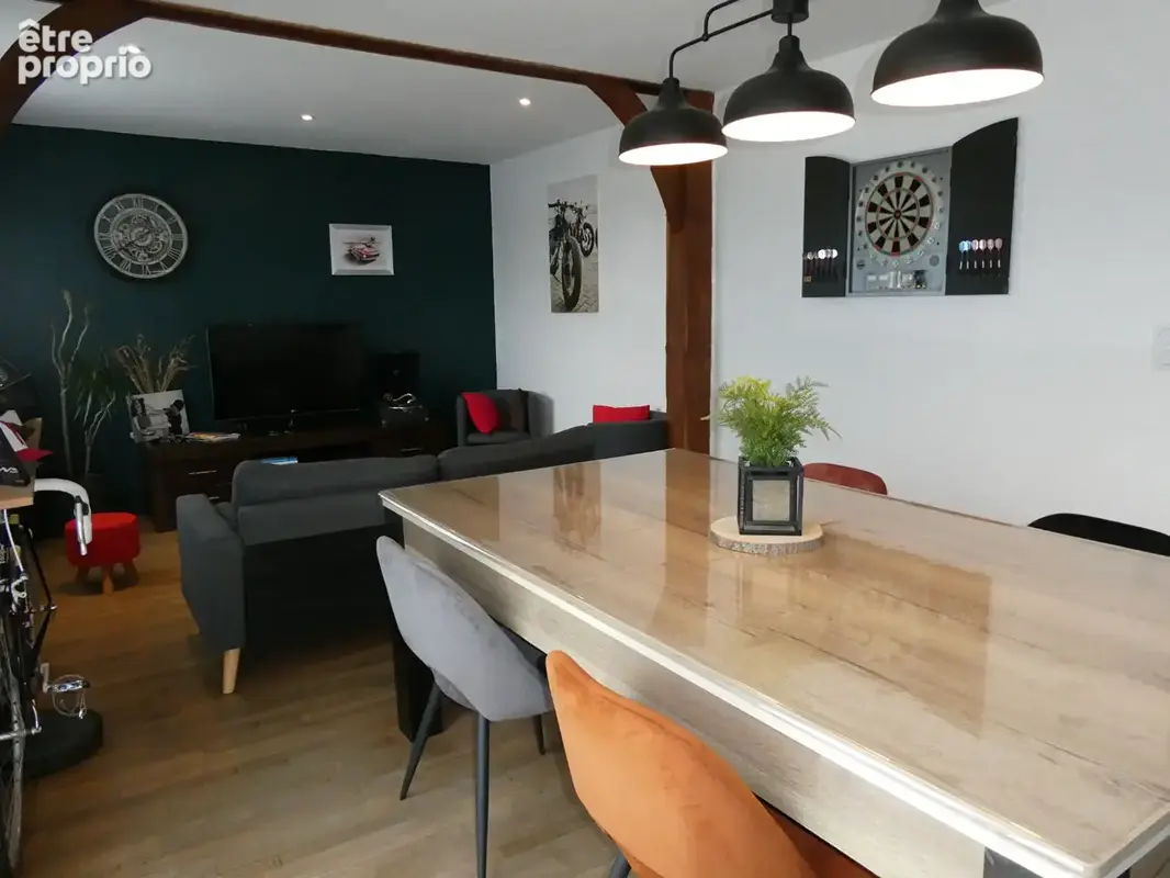 Exclusivité. Maison entièrement restaurée avec garage. - photo 1