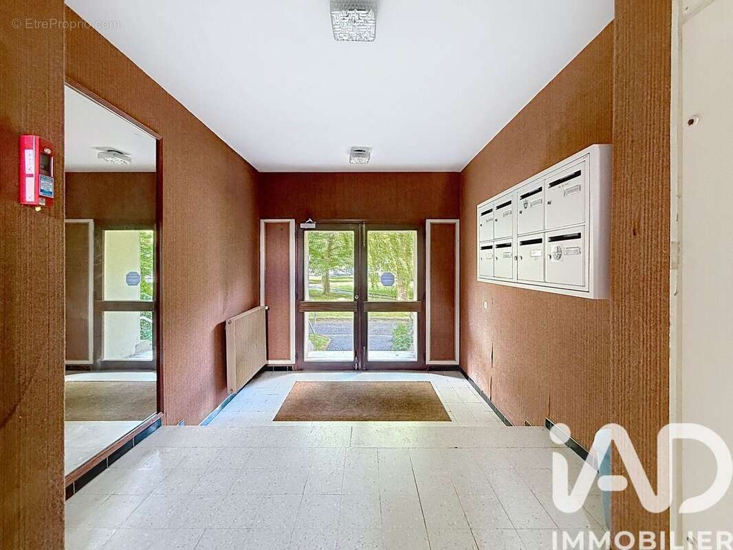 Photo 2 - Appartement à LE PLESSIS-TREVISE