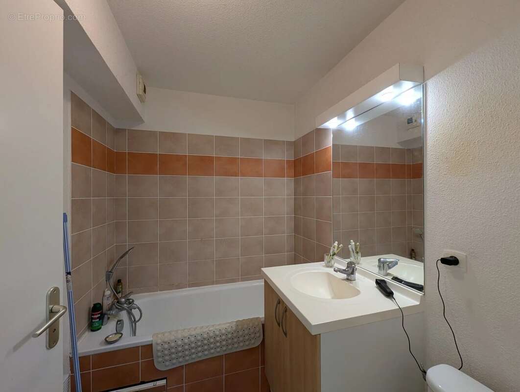 Appartement à FOURQUES