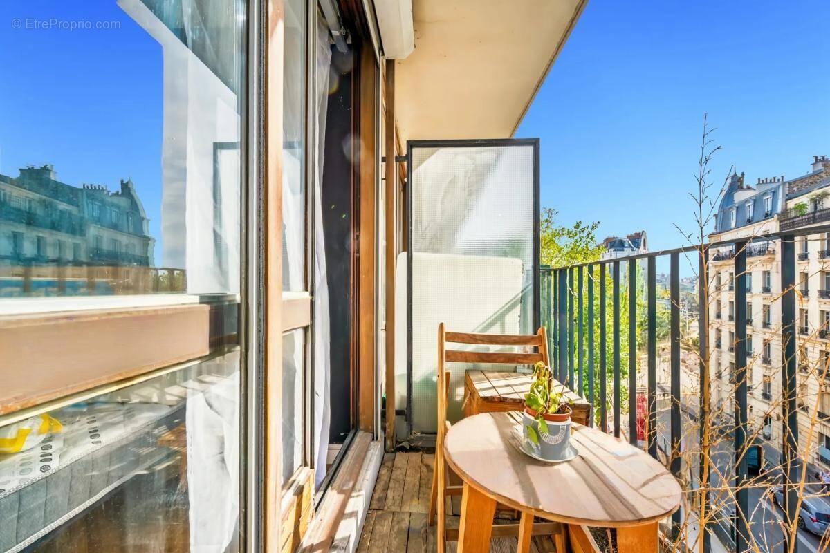 Appartement à PARIS-14E