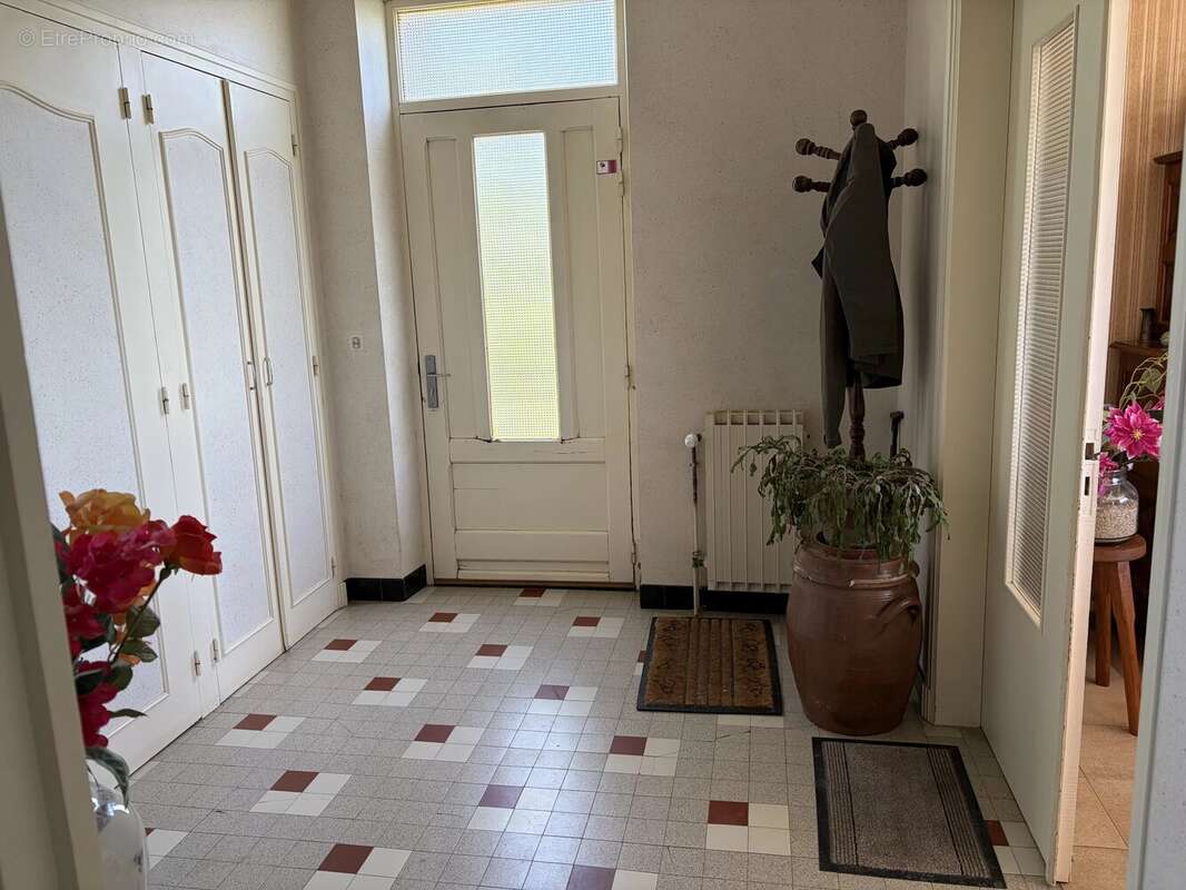 Jolie maison de 96 m² à Champs-Romain - photo 12