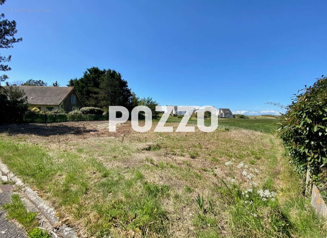 Terrain à SAINT-PAIR-SUR-MER