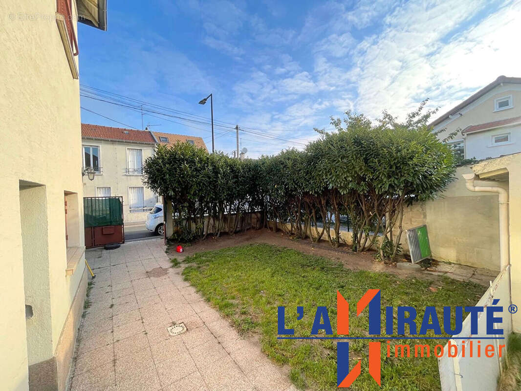 Maison à SARTROUVILLE