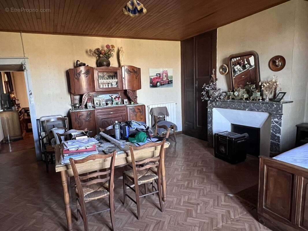 Maison à LIVERNON