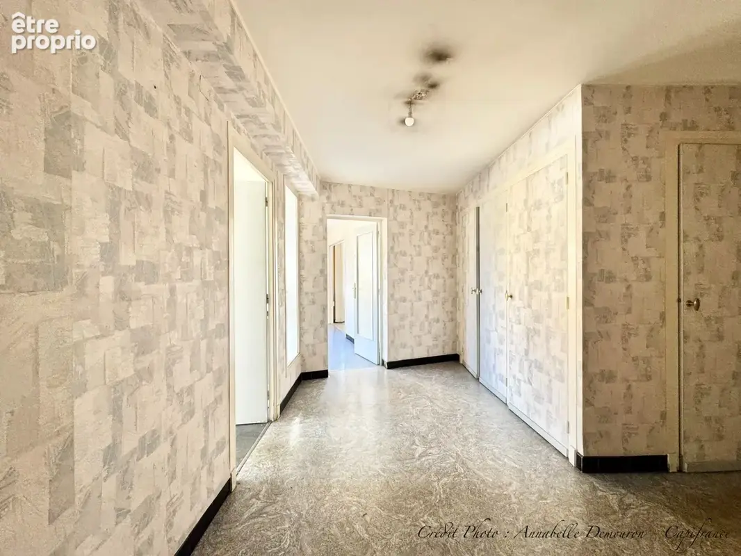 Appartement t5 a renover – clermont-ferrand - les salins - tres beau potentiel - photo 6
